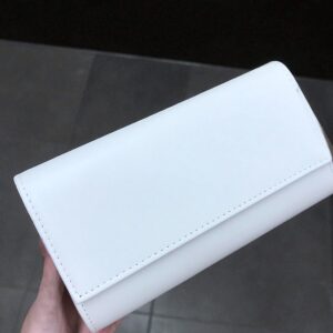 Dolli fehér színű alkalmi táska