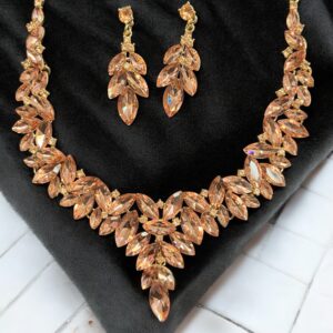 CINDERELLA rosegold színű gyönyörű bizsu alkalmi kristály nyaklánc szett