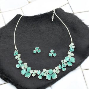 Laura zöld színű bizsu tűzzománc nyaklánc szett