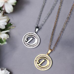 Kara ezüst színű nemesacél D betűs nyaklánc