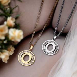 Kara ezüst színű nemesacél O betűs nyaklánc