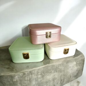 Lea bézs színű ékszertartó doboz