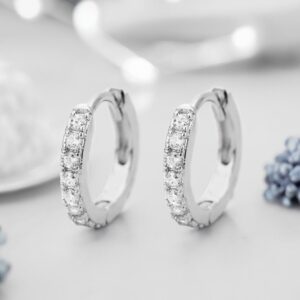 Nelli ezüst színű 9MM köves karika nemesacél monroe piercing