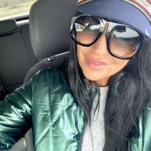 Hella zöld lencsés óriási extravagáns napszemüveg