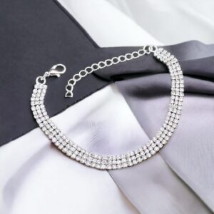 Alíz ezüst színű 3 soros bizsu alkalmi karkötő