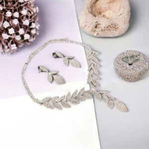 Letti ezüst színű alkalmi bizsu nyaklánc SZETT