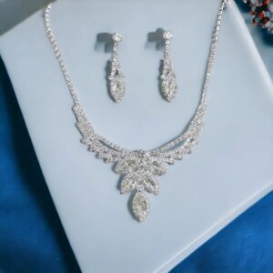 Margaret ezüst színű alkalmi bizsu nyaklánc SZETT