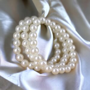 Pearl fehér színű bizsu gyöngy karkötő