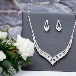 Trina ezüst színű kristály köves esküvői ékszer