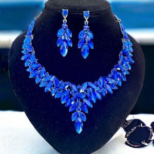 CINDERELLA királykék színű gyönyörű bizsu alkalmi kristály nyaklánc szett