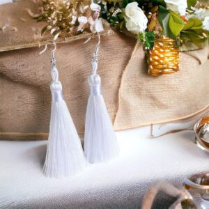 Tessa fehér rojtos bizsu fülbevaló