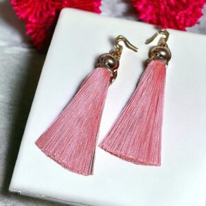 Ruby rózsaszín rojtos bizsu fülbevaló