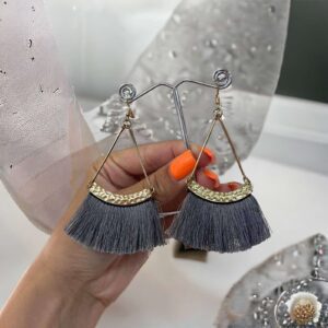 Lea SZÜRKE háromszög rojtos bizsu fülbevaló