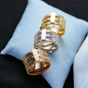 Evelin kristály köves ezüst színű nemesacél gyűrű