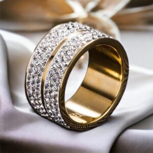 Rebeka kristály köves arany színű nemesacél gyűrű