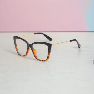 Lola alul leopárd mintás cica fazonú divat szemüveg