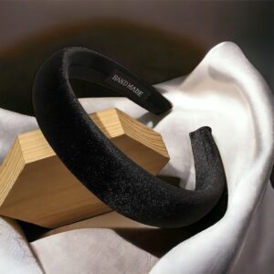 Elle gyönyörű fekete színű plüss hajpánt