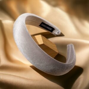 Elle gyönyörű szürke színű plüss hajpánt