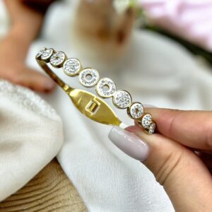 Elle arany színű ovális nemesacél merev karkötő