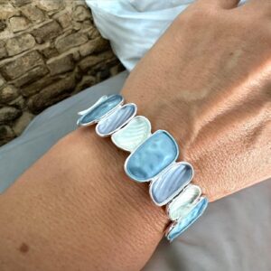 Metta kék színű tűzzománc bizsu karkötő