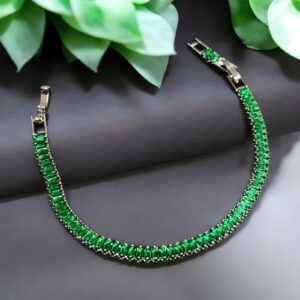Serena zöld színű kristály köves alkalmi bizsu karkötő