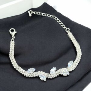 Celina ezüst színű bizsu alkalmi karkötő