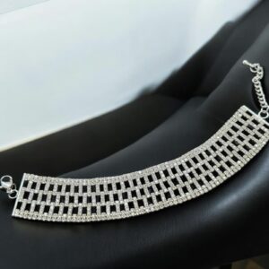 Daisy ezüst színű bizsu alkalmi karkötő