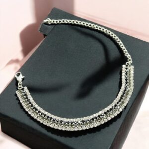 Liliána ezüst-fekete színű 4 soros bizsu alkalmi karkötő