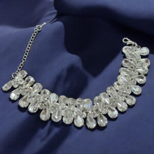 Bella ezüst színű kristály köves alkalmi bizsu karkötő