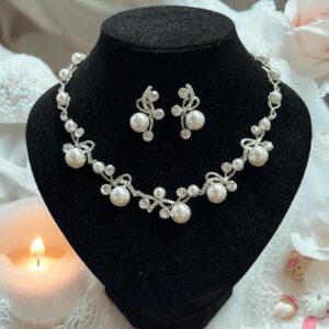 Angela ezüst színű gyöngyös bizsu nyaklánc szett esküvői ékszer