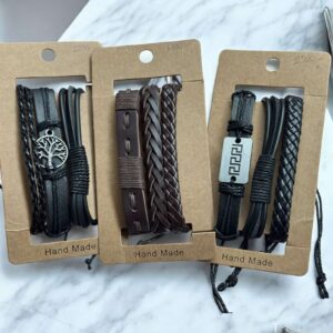 Aron barna színű műbőr férfi karkötő