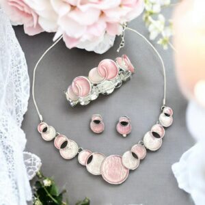 Kincső rózsaszín színű bizsu tűzzománc karkötő