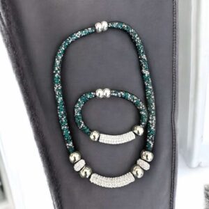 Klára zöld színű bizsu karkötő