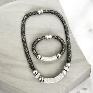 Klára fekete színű bizsu karkötő