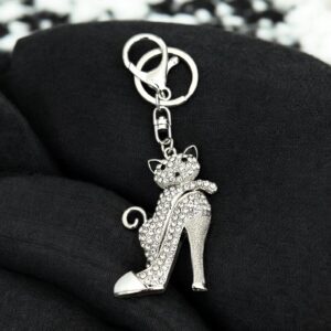 Cica ezüst színű kristályos csodaszép kulcstartó