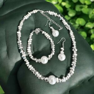 Gitta ezüst színű bizsu nyaklánc SZETT