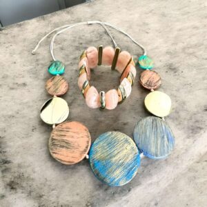 Sziszi rózsaszín-kék színű bizsu nyaklánc SZETT