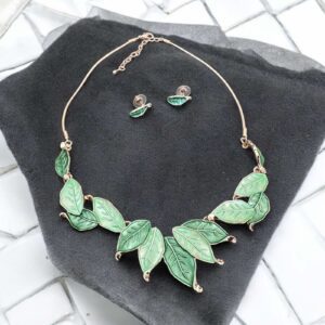 Szibilla sötétzöld színű bizsu tűzzománc nyaklánc SZETT