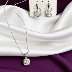 Zoé ezüst színű antiallergén xuping nyaklánc SZETT