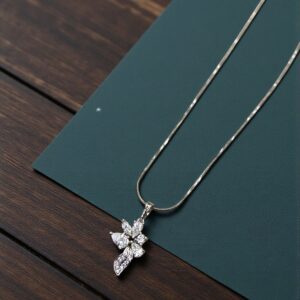 Kincső ezüst színű köves xuping nyaklánc