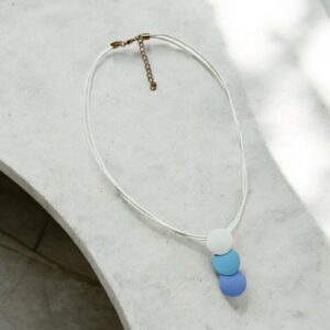 Megan kék színű bizsu nyaklánc