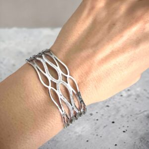 Caroline ezüst színű merev nemesacél karkötő