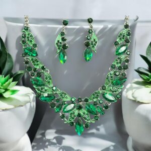 Abigél zöld színű gyönyörű bizsu alkalmi kristály nyaklánc szett